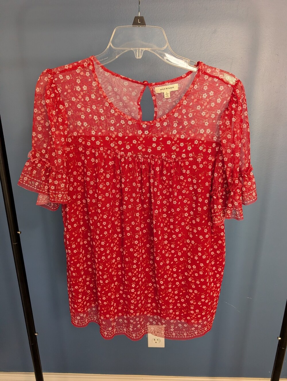 Red Micro-Floral Ruffle Sleeve Blouse